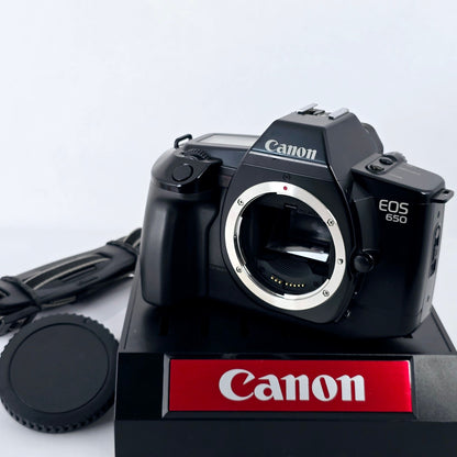 [Pre-owned] Canon EOS 650 AF 35mm Film SLR Camera Body — MINT — Japan #4218