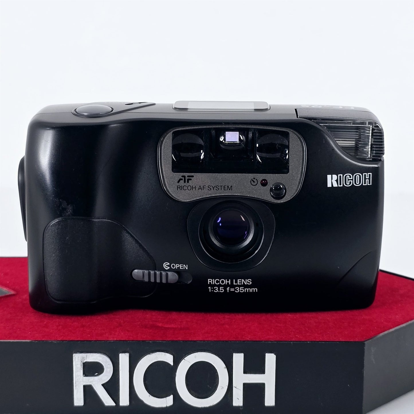 [Pre-owned] Ricoh FF-9s Date 35mm Point & Shoot Film Camera — Near Mint — Japan #5212