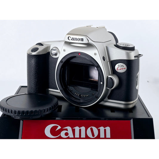 [Pre-owned] Canon EOS Kiss (Rebel XS/500) 35mm Film Camera Body Only — MINT — Japan #3735