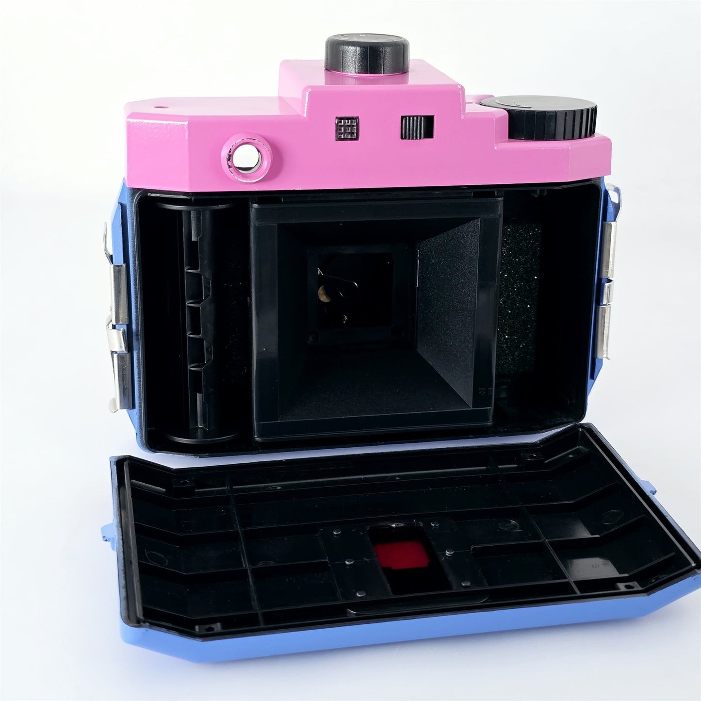 [Pre-owned] Holga 120GCFN Medium Format Film Camera with Built-in Flash — Near Mint — Japan #5382
