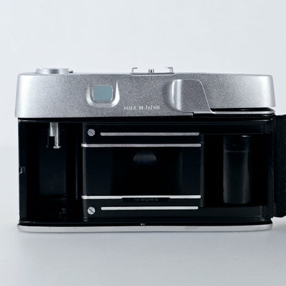 [Pre-owned] Mamiya EE 35mm Film Camera Silver — Near Mint — Japan #5672