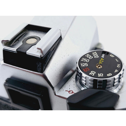 [Pre-owned] Minolta SRT Super Silver SLR 35mm Film Camera (Body Only) — Near MINT — Japan #2461
