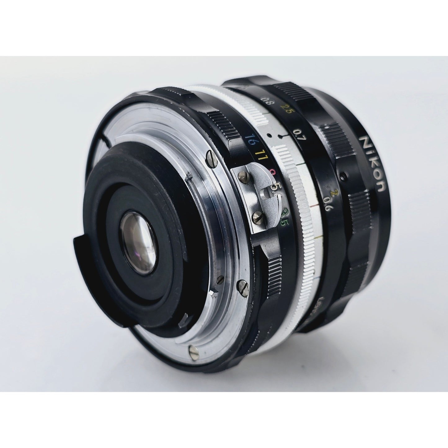 [Pre-owned] Nikon Nikkor-H Auto 28mm F3.5 Non-Ai MF Lens — Near MINT — Japan #2624