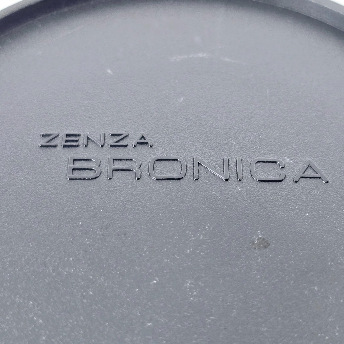 [Pre-owned] Zenza Bronica ETR Front Body Cap Genuine — Near MINT — Japan #1860