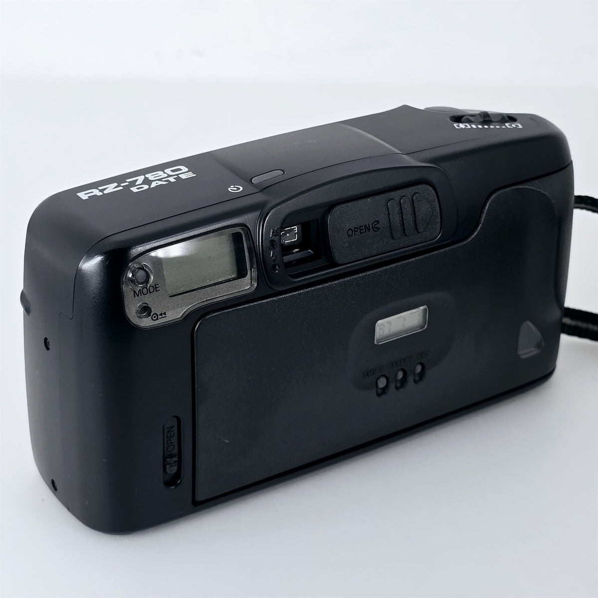 [Pre-owned] Ricoh RZ-780 Date Point & Shoot 35mm Film Camera (Black) — Mint — Japan #5805