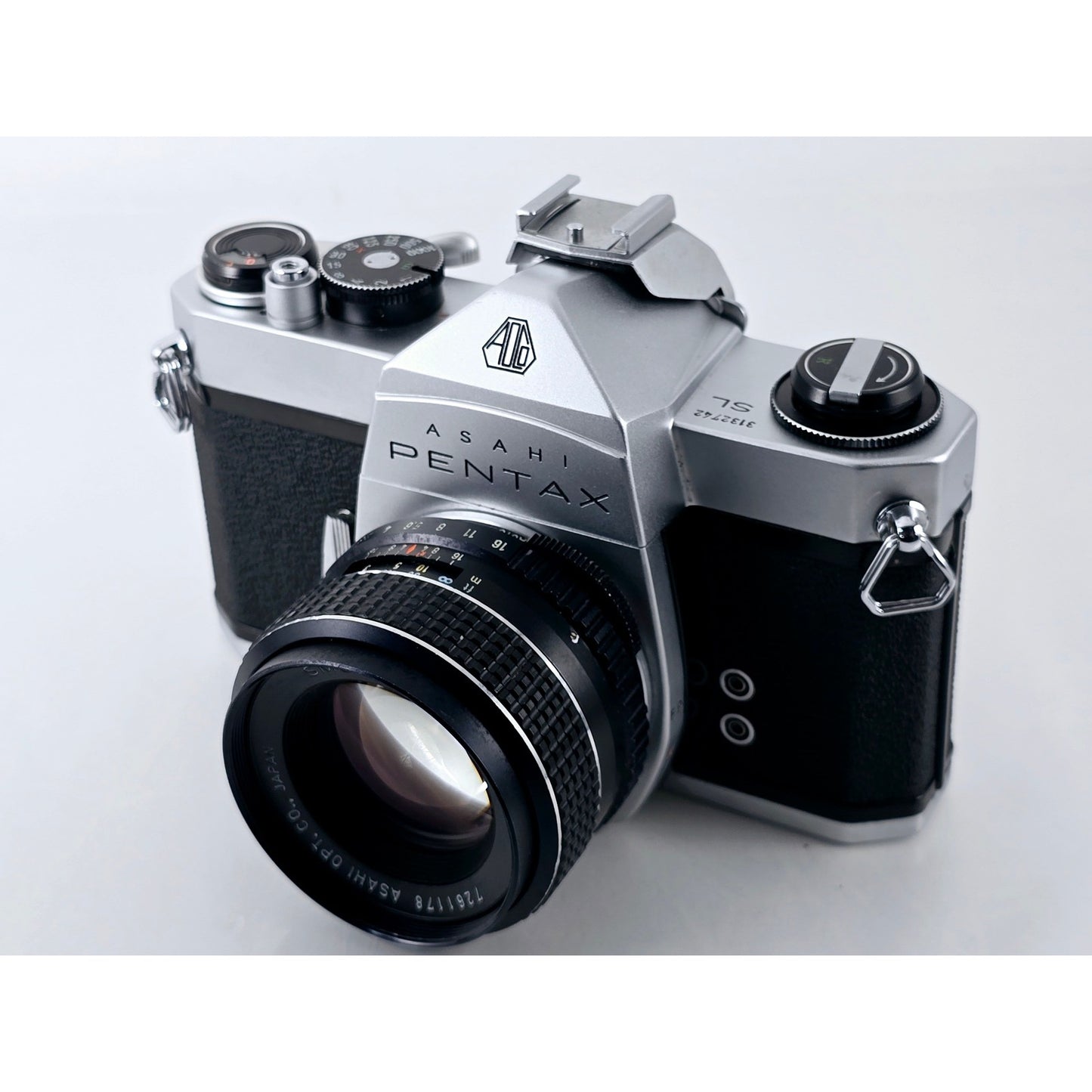 [Pre-owned] Pentax SL SLR 35mm Film Camera with 55mm F1.8 Lens — Near MINT+++ — Japan #2662