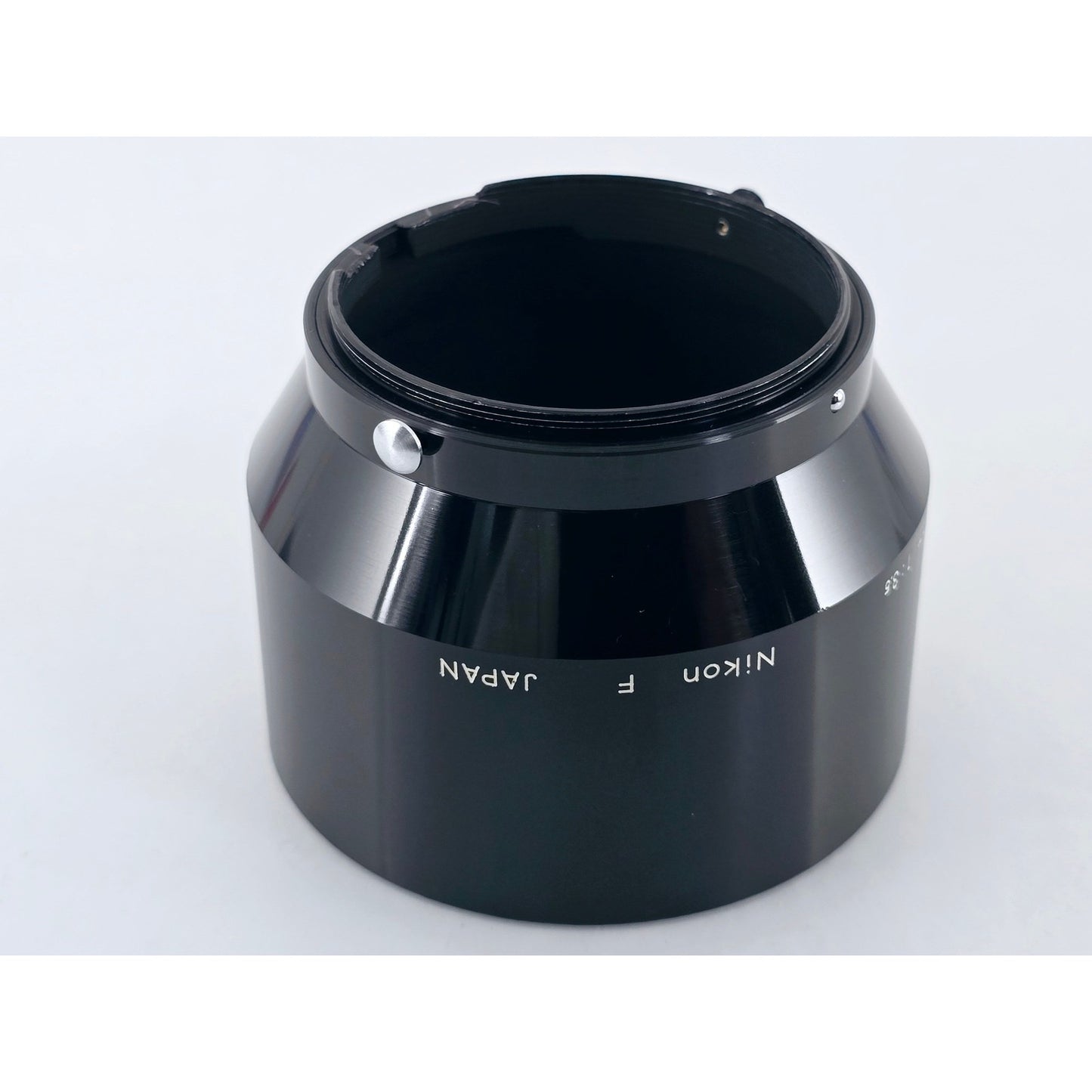 [Pre-owned] Nikon Nikkor F Metal Lens Hood for 105/2.5 135/3.5 — Near MINT+++ — Japan #3791