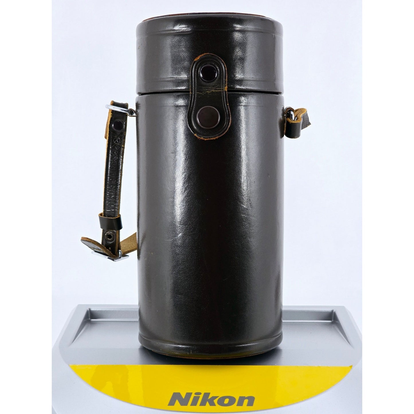 [Pre-owned] Nikon Nippon Kogaku Tokyo Leather Lens Case 6.7in x 2.8in — Near MINT — Japan #4642