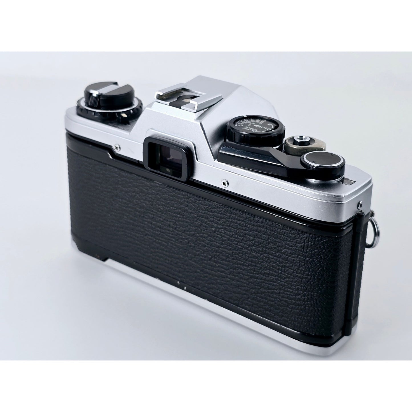 [Pre-owned] Olympus OM10 SLR 35mm Film Camera (Body Only) — Near MINT — Japan #4953