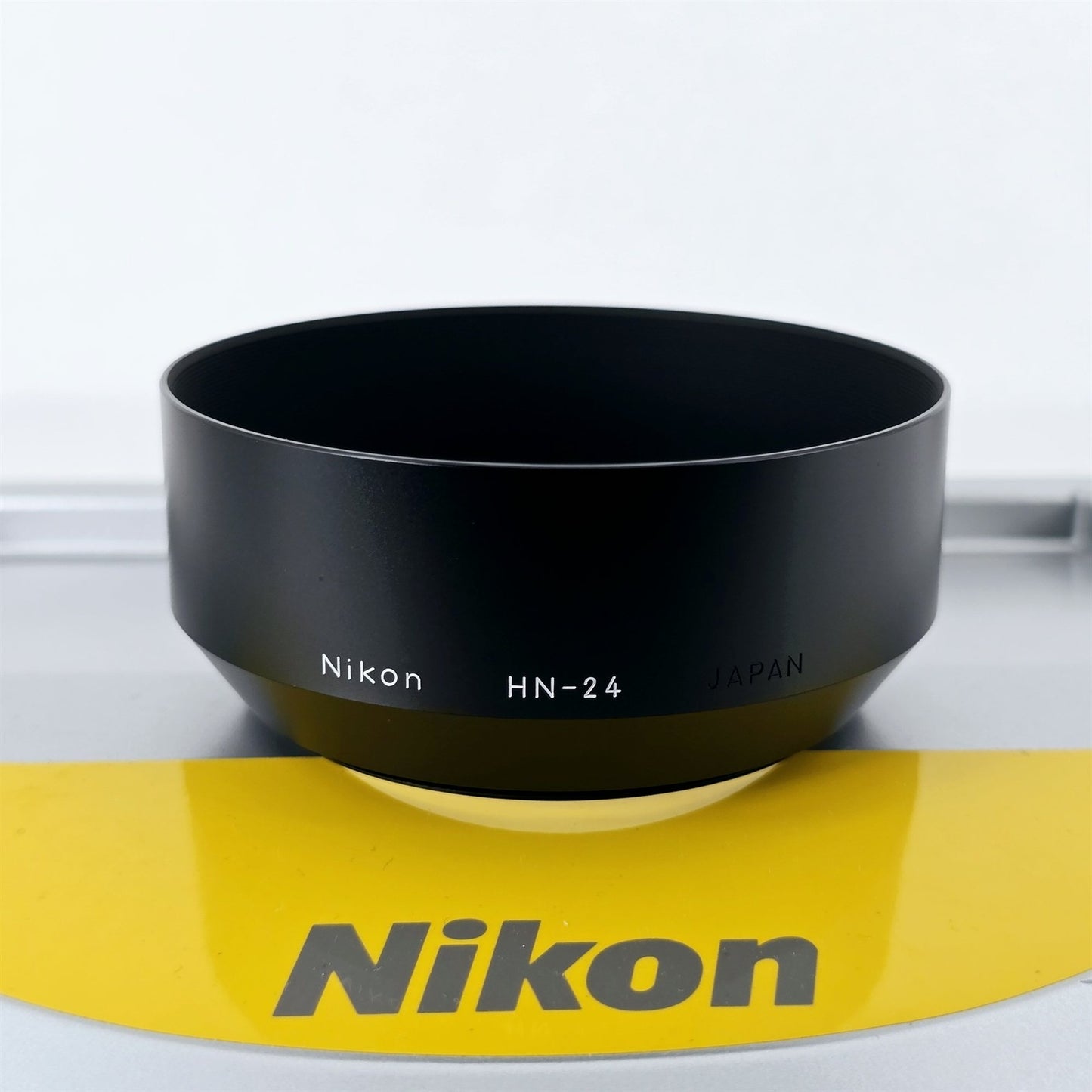 [Pre-owned] Nikon HN-24 Metal Screw-in Lens Hood 62mm for AF 70-210mm — Top Mint — Japan #5370