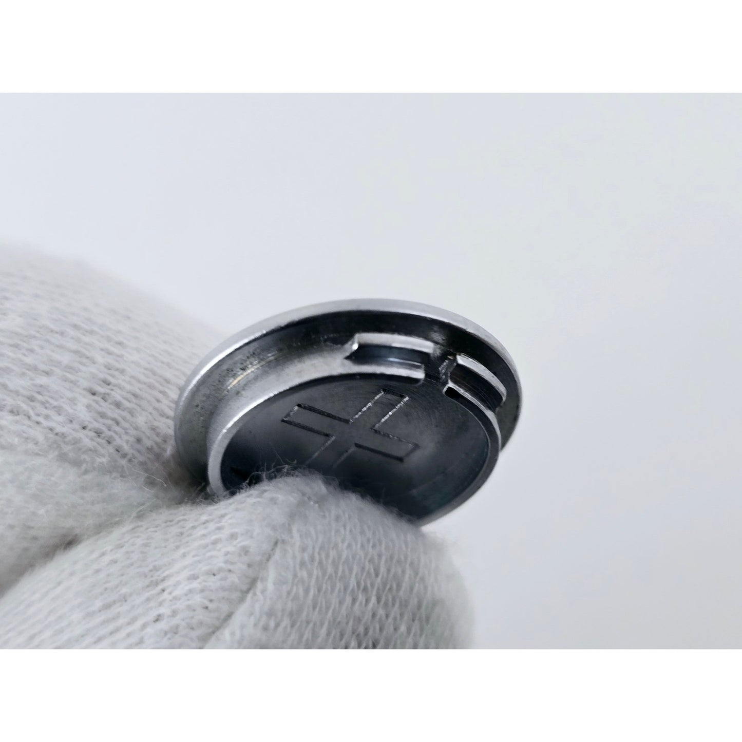 [Pre-owned] Nikon FT2 Silver Battery Cover Cap for Nikomat FT2 — Near MINT — Japan #4747