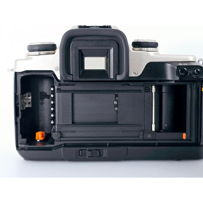 [Pre-owned] Canon EOS 55 35mm Film Camera with EF 28-80mm F3.5-5.6 IV Lens — Near MINT — Japan #4142