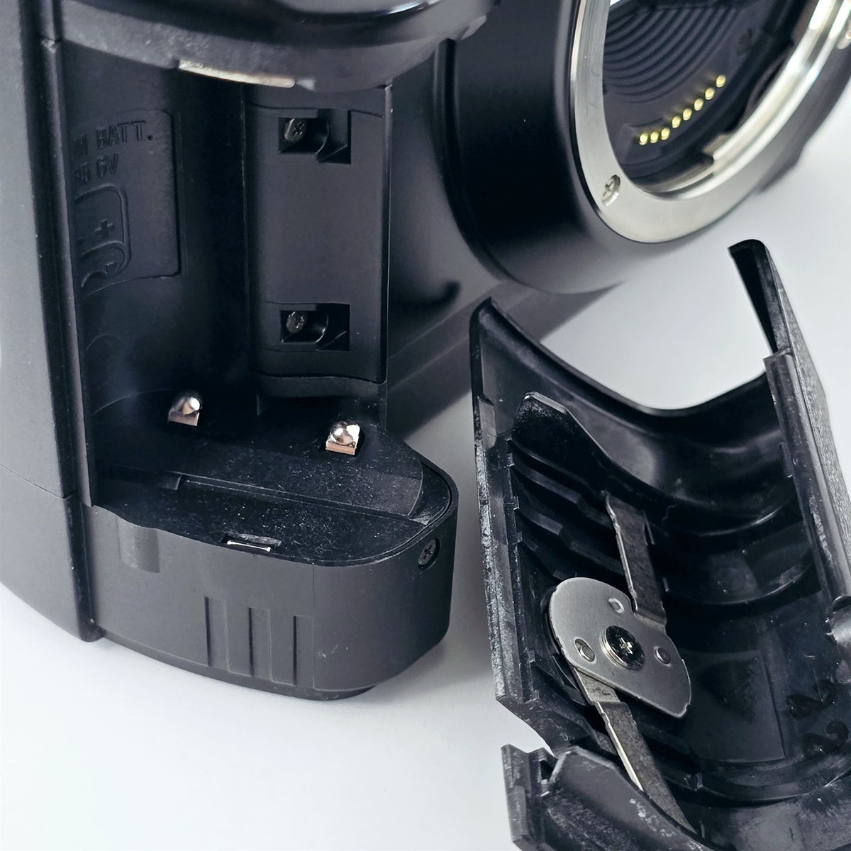 [Pre-owned] Canon EOS 5 QD (A2 / A2E) 35mm Film Camera w/ VG10 Grip — Mint — Japan #5759