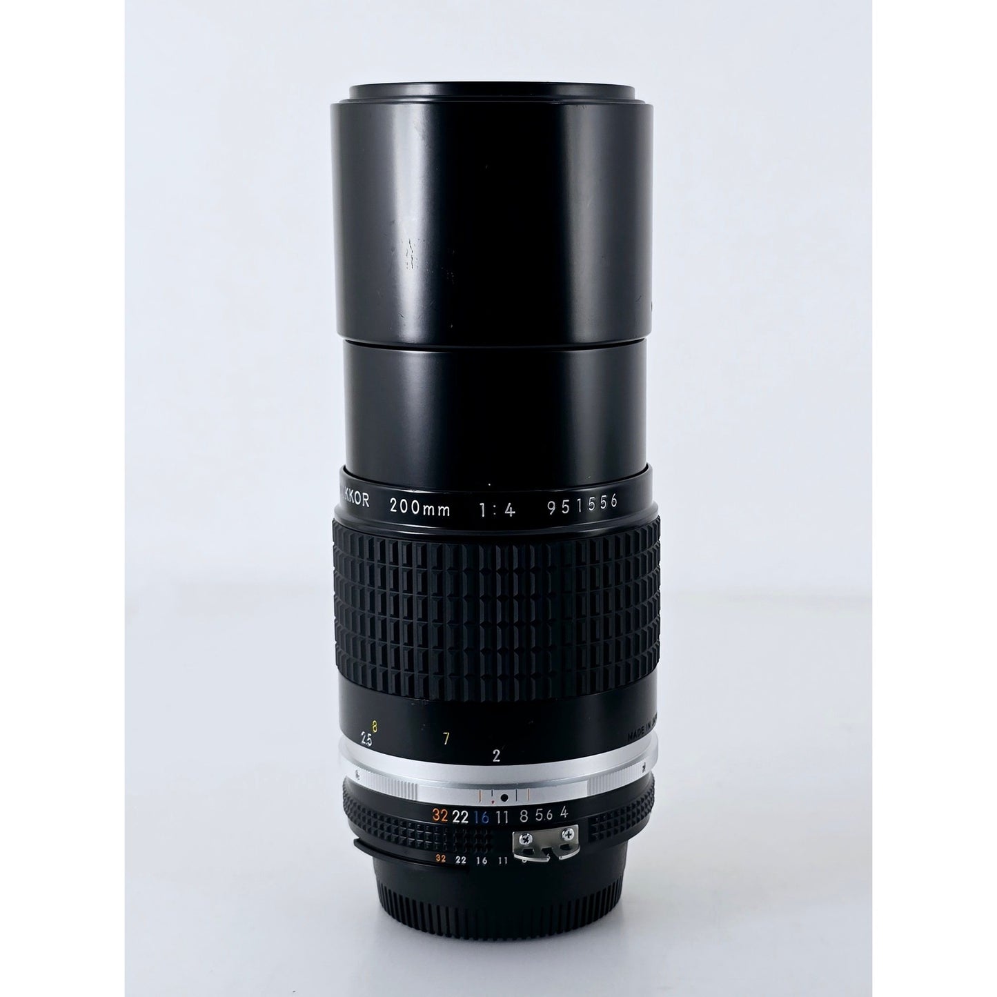 [Pre-owned] Nikon Ai-s Nikkor 200mm F4 Telephoto MF Lens — Near MINT — Japan #4317