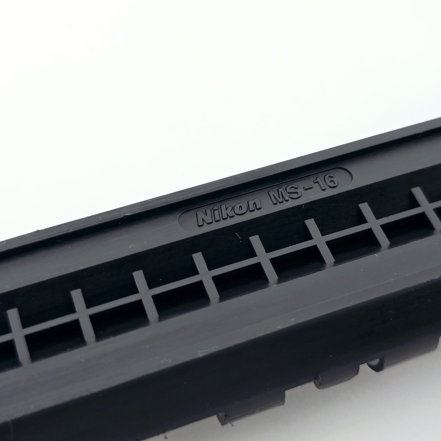 [Pre-owned] Nikon MB-16 Battery Pack Grip for F80 N80 — Top Mint — Japan #5431