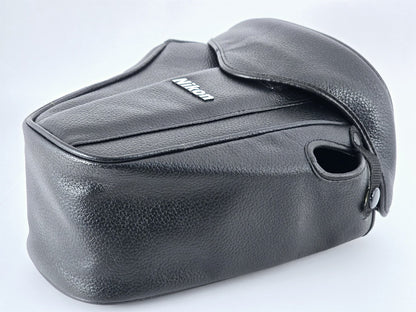 [Pre-owned] Nikon CF-D200 Camera Case for D200 — Mint — Japan #5334