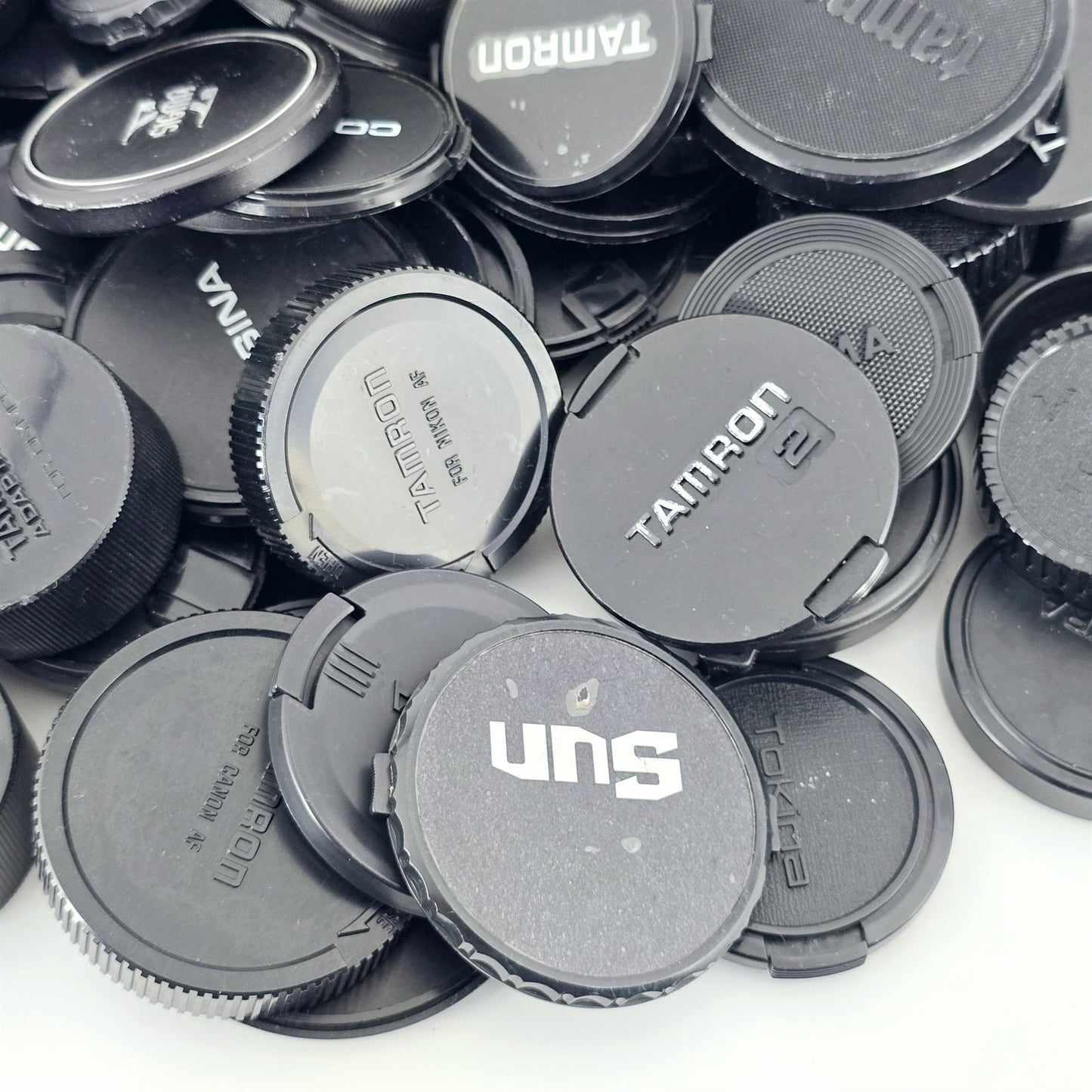 [Pre-owned] Bulk Lot 100 pcs Assorted Front & Rear Camera Lens Caps — Near Mint — Japan #5565