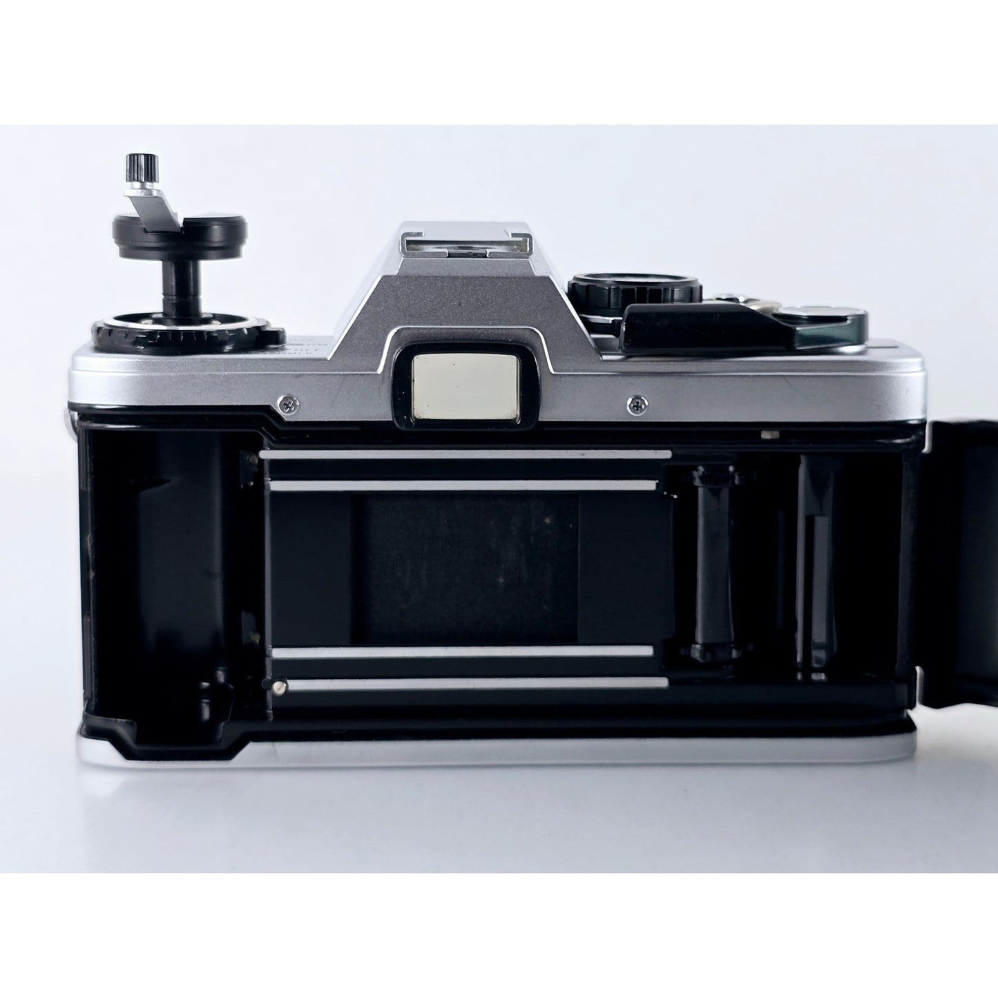 [Pre-owned] Olympus OM10 35mm Film Camera Body — Near MINT — Japan #4081