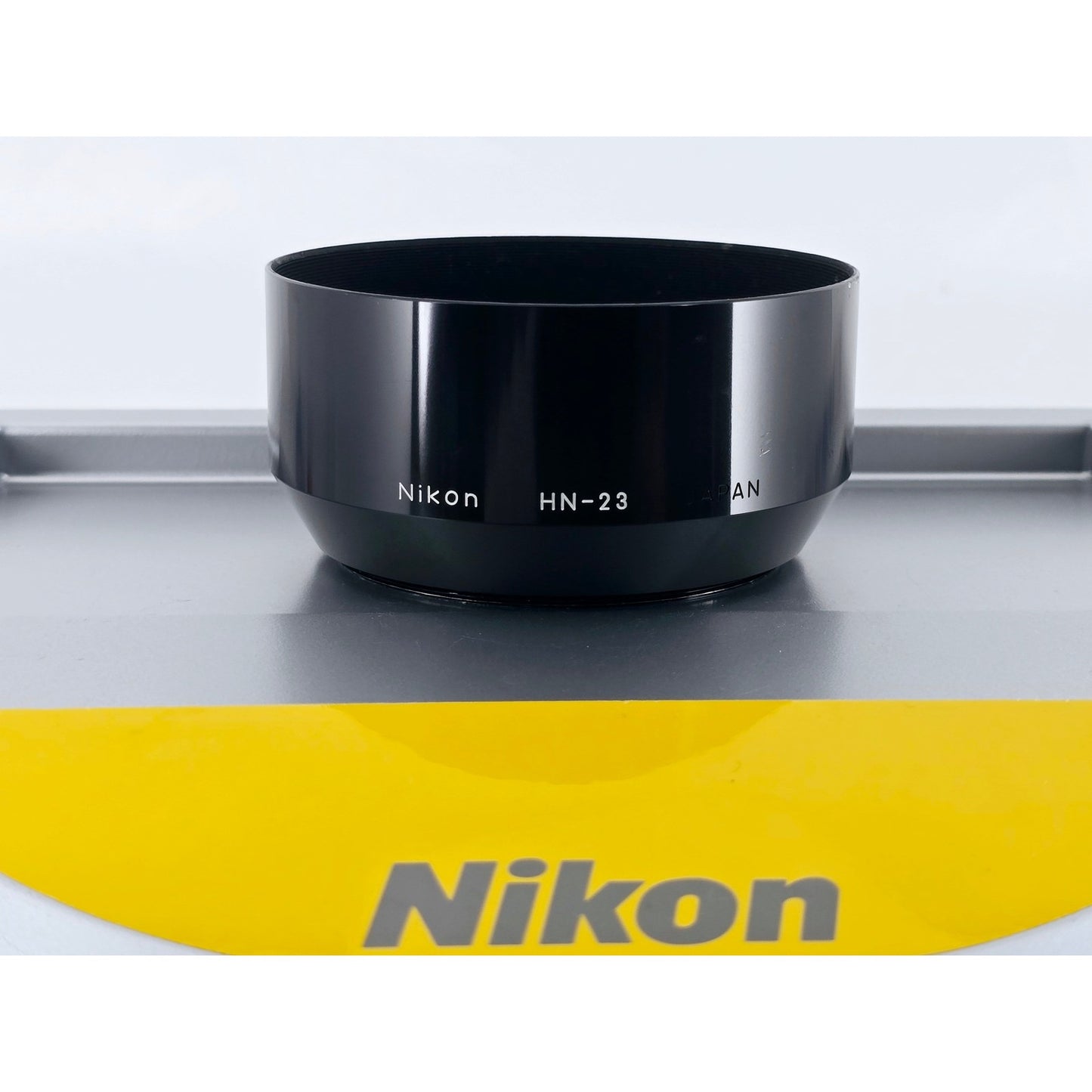 [Pre-owned] Nikon HN-23 62mm Lens Hood for 80-200mm f4 & 85mm f1.8 — Near MINT — Japan #3768