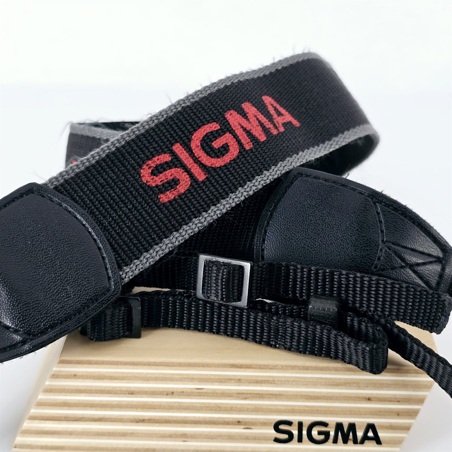 [Pre-owned] Genuine Sigma Camera Neck Strap — Near Mint — Japan #5372