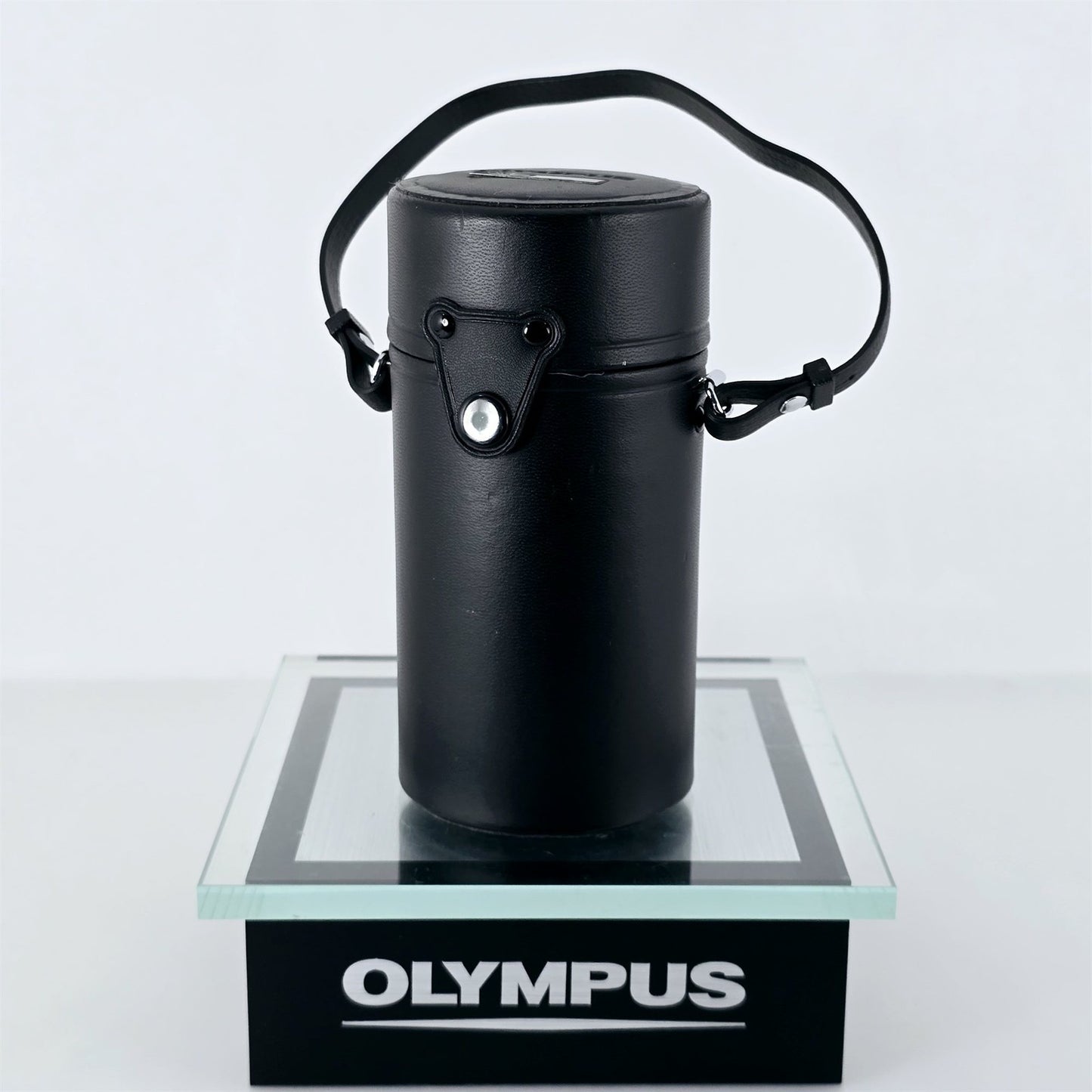 [Pre-owned] Olympus Hard Lens Case for OM Zuiko 75-150mm f4 — Near Mint — Japan #5496