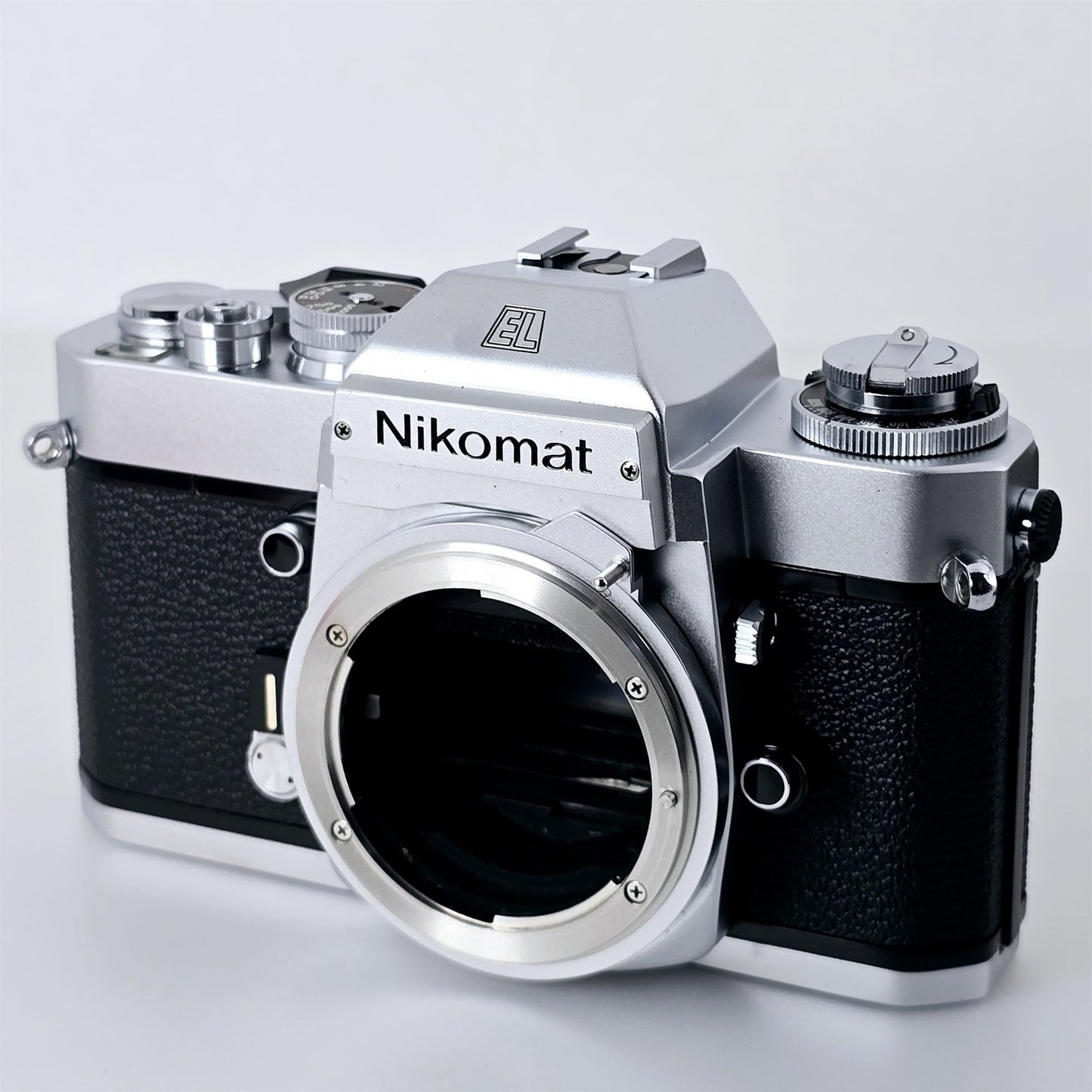 [Pre-owned] Nikon Nikomat EL 35mm SLR Film Camera Body — Near Mint — Japan #5255