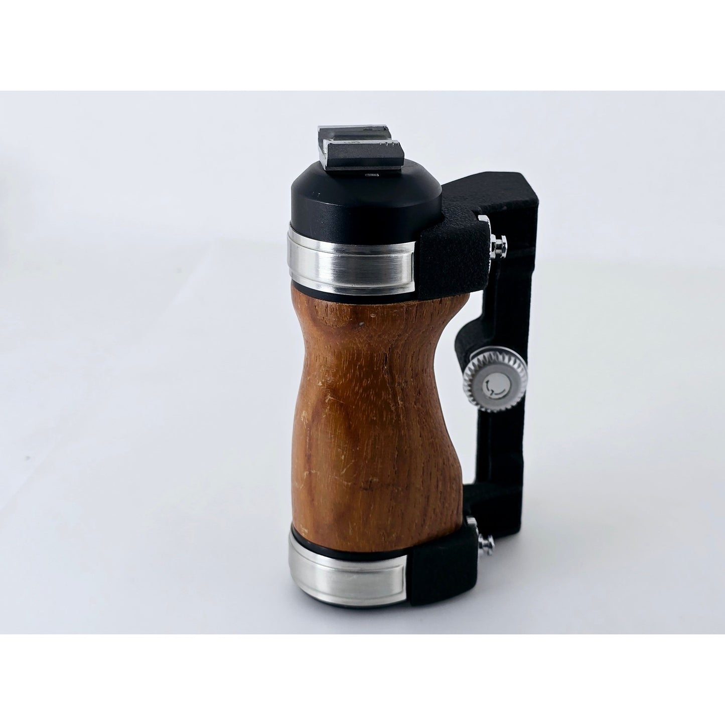 [Pre-owned] Asahi Pentax Hand Wood Grip w/Hot Shoe for 67 67II 6x7 — Near MINT — Japan #5186