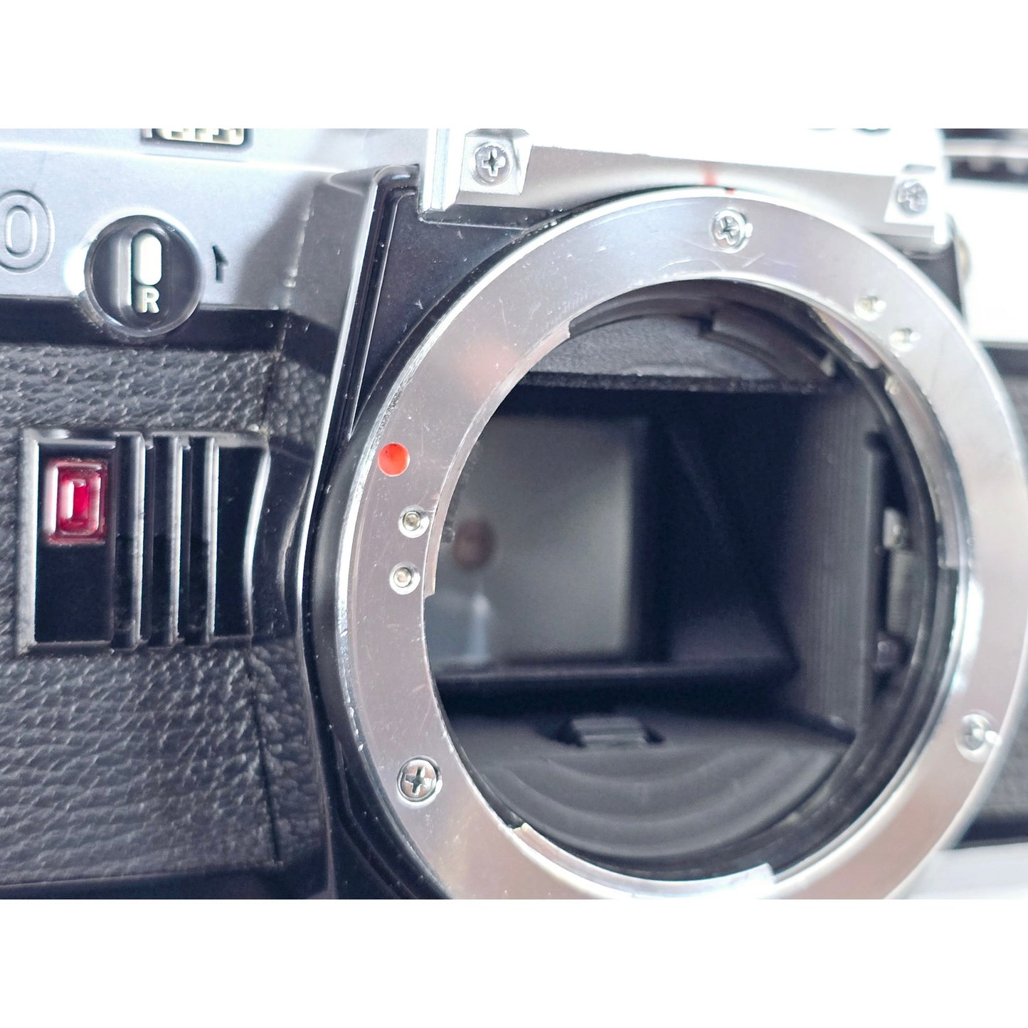 [Pre-owned] Olympus OM10 SLR 35mm Film Camera (Body Only) — Near MINT — Japan #4953