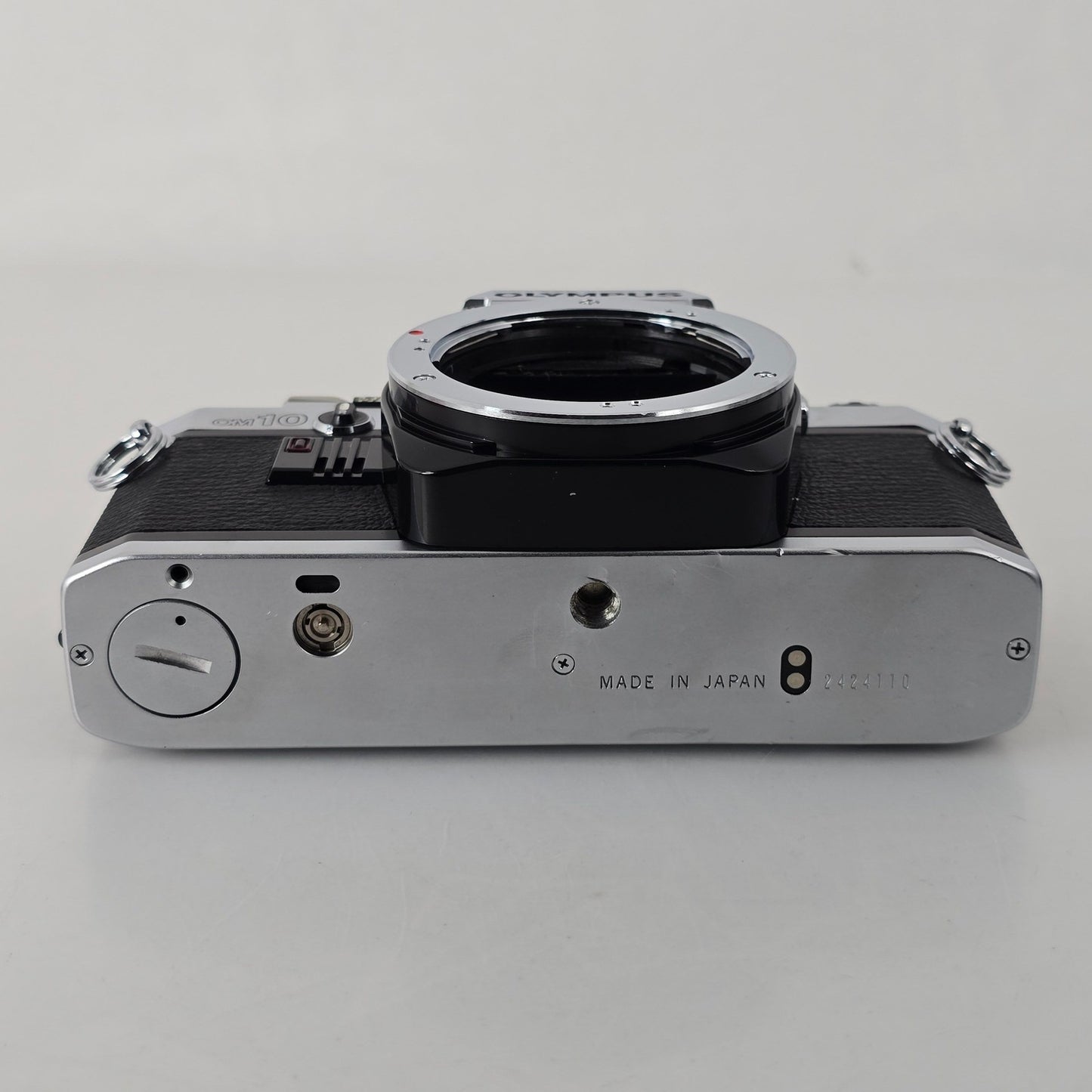 [Pre-owned] Olympus OM10 SLR 35mm Film Camera (Body Only) — Near MINT+++ — Japan #4360