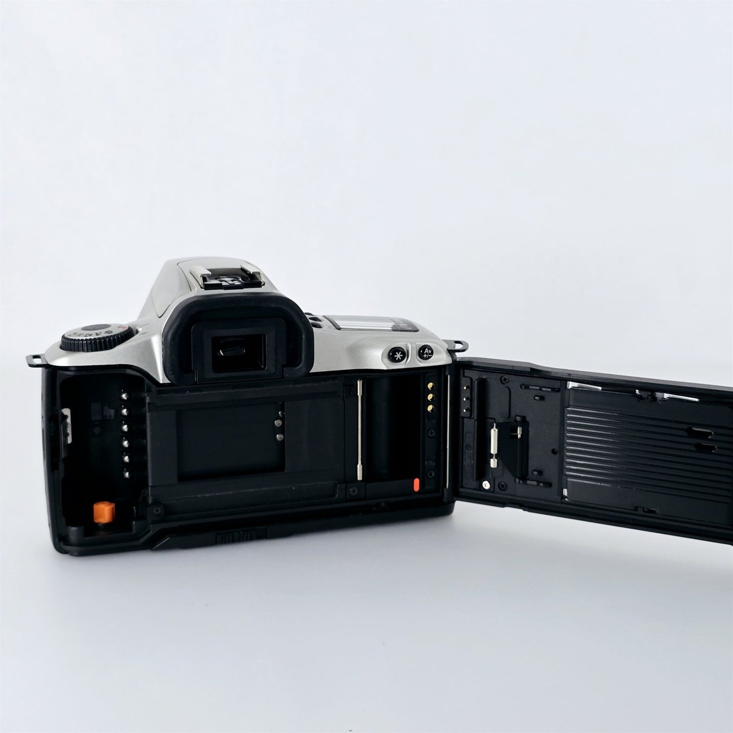 [Pre-owned] Canon EOS Kiss III 35mm AF SLR Film Camera (Body Only) — Mint — Japan #5419