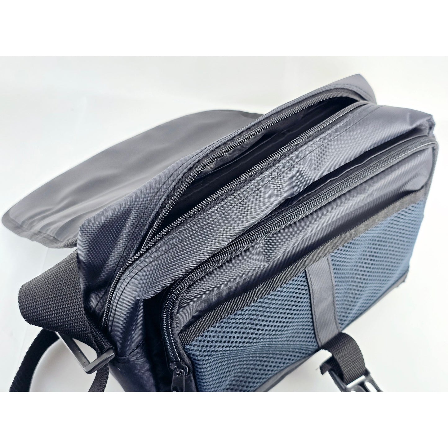 [Pre-owned] Genuine Minolta Camera Lens Shoulder Bag Nylon Black — Near MINT — Japan #5069