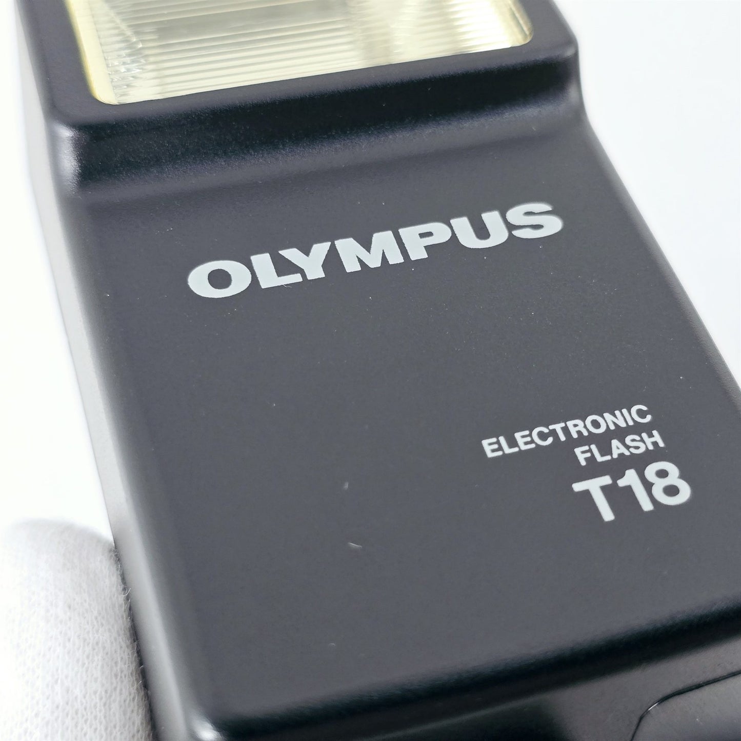 [Pre-owned] Olympus T18 Electronic Flash Unit for 35mm Film Camera — Mint — Japan #5517