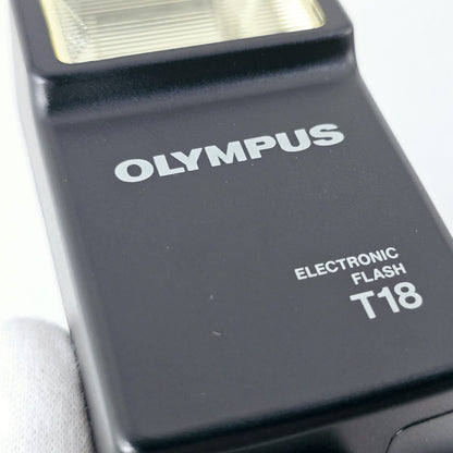 [Pre-owned] Olympus T18 Electronic Flash Unit for 35mm Film Camera — Mint — Japan #5517