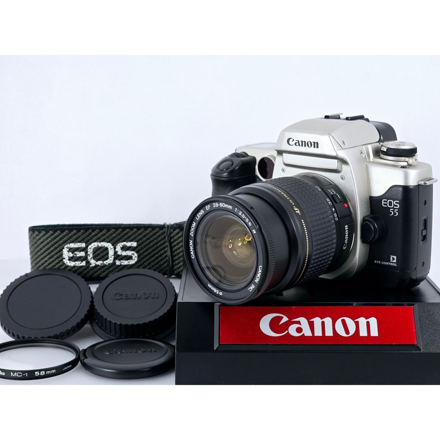 [Pre-owned] Canon EOS 55 35mm Film Camera with EF 28-80mm F3.5-5.6 IV Lens — Near MINT — Japan #4142