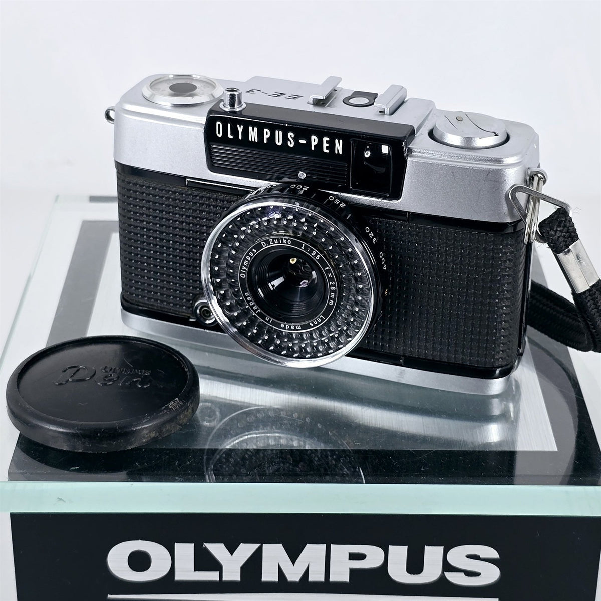 [Pre-owned] Olympus PEN EE-3 35mm Half Frame Film Camera — Near Mint — Japan #5797