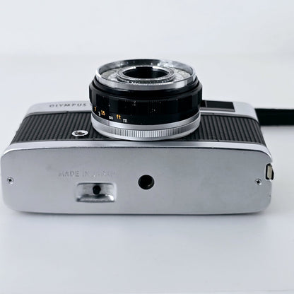 [Pre-owned] Olympus Trip 35 Point & Shoot 35mm Film Camera — Near Mint — Japan #5523