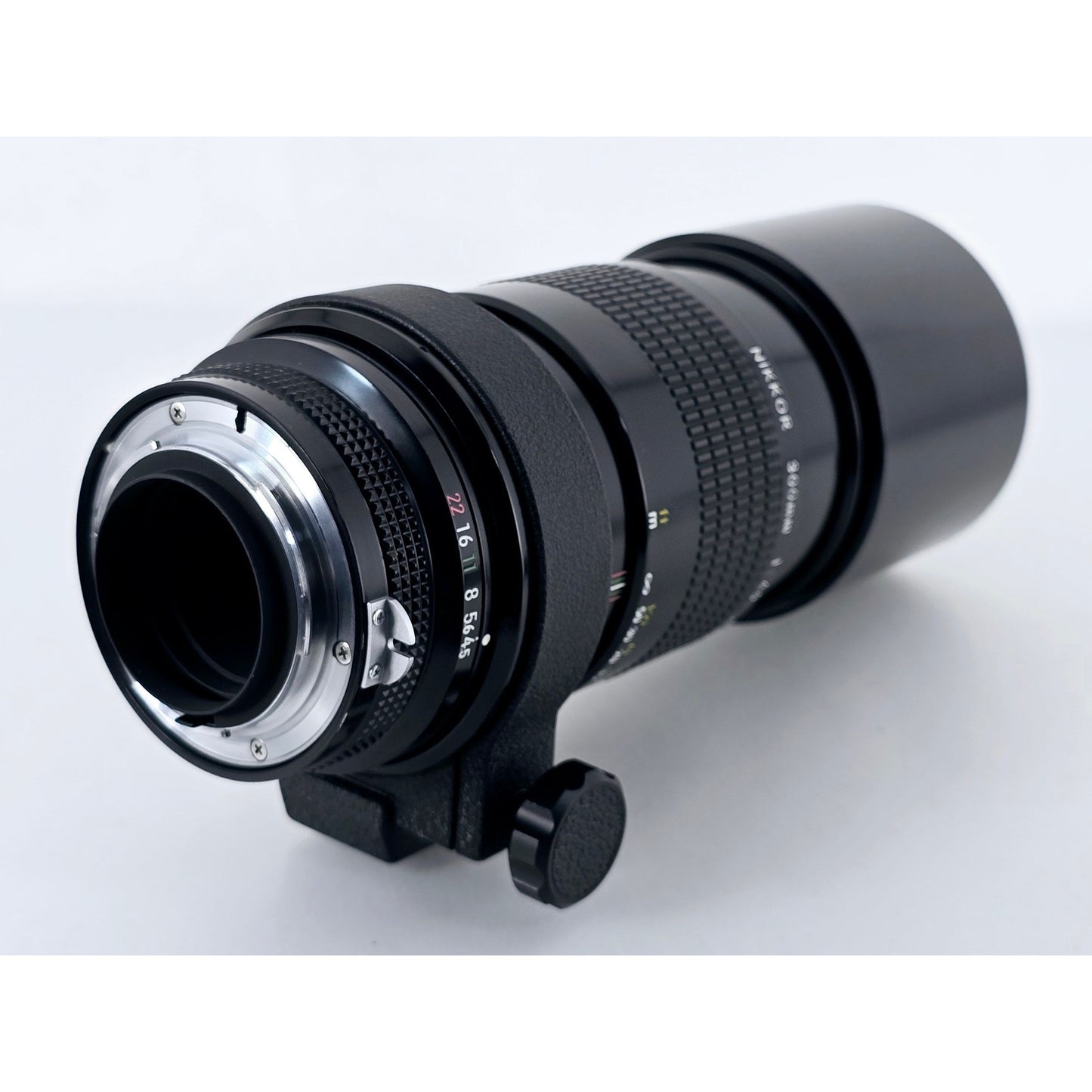 [Pre-owned] Nikon Non-Ai Nikkor 300mm F4.5 Telephoto Lens — Near MINT+++ — Japan #4370