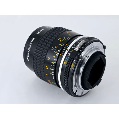 [Pre-owned] Nikon Ai-s Micro Nikkor 55mm F2.8 MF Lens — Near MINT — Japan #4376