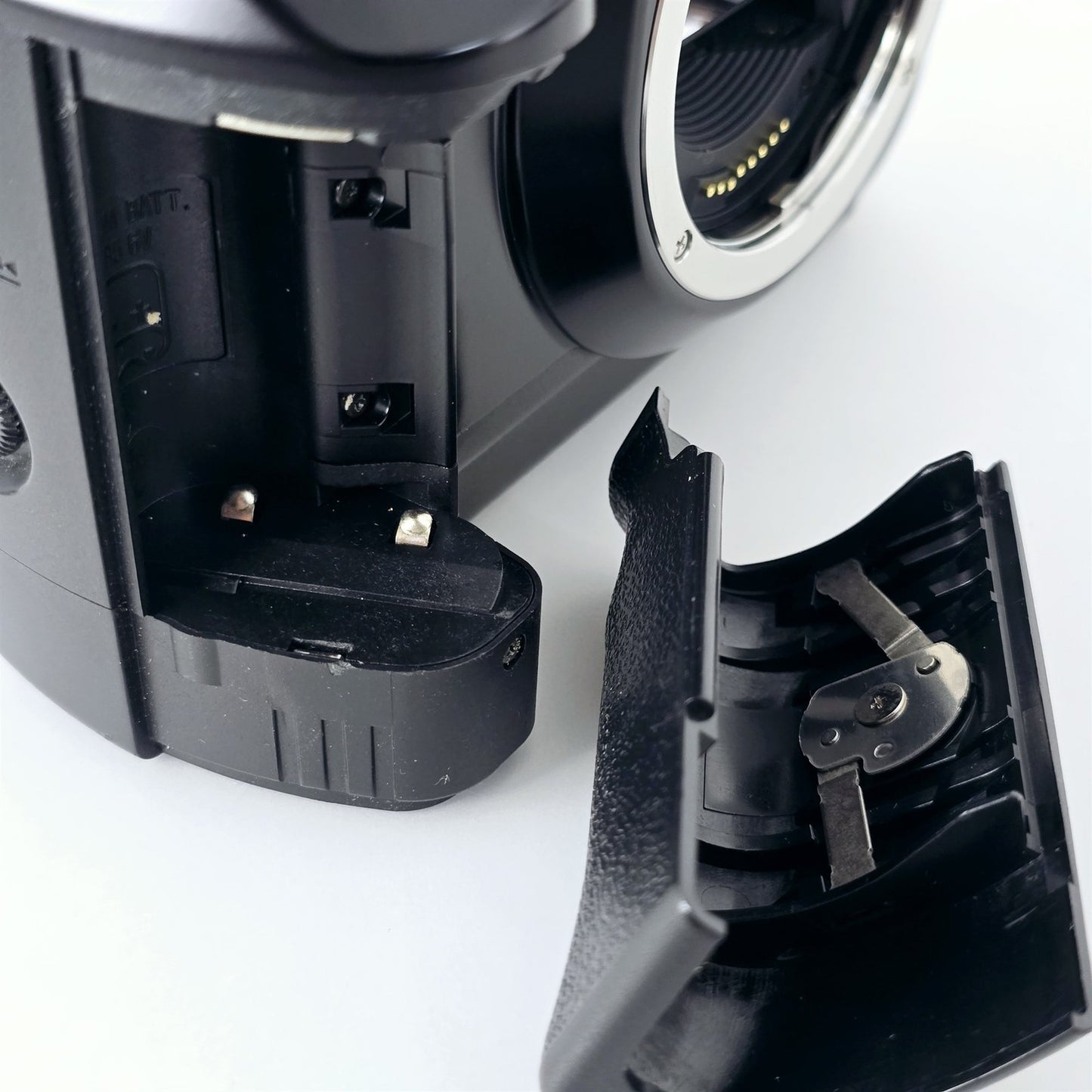 [Pre-owned] Canon EOS 5 QD 35mm SLR Film Camera w/ Vertical Grip VG10 — Near Mint — Japan #5417