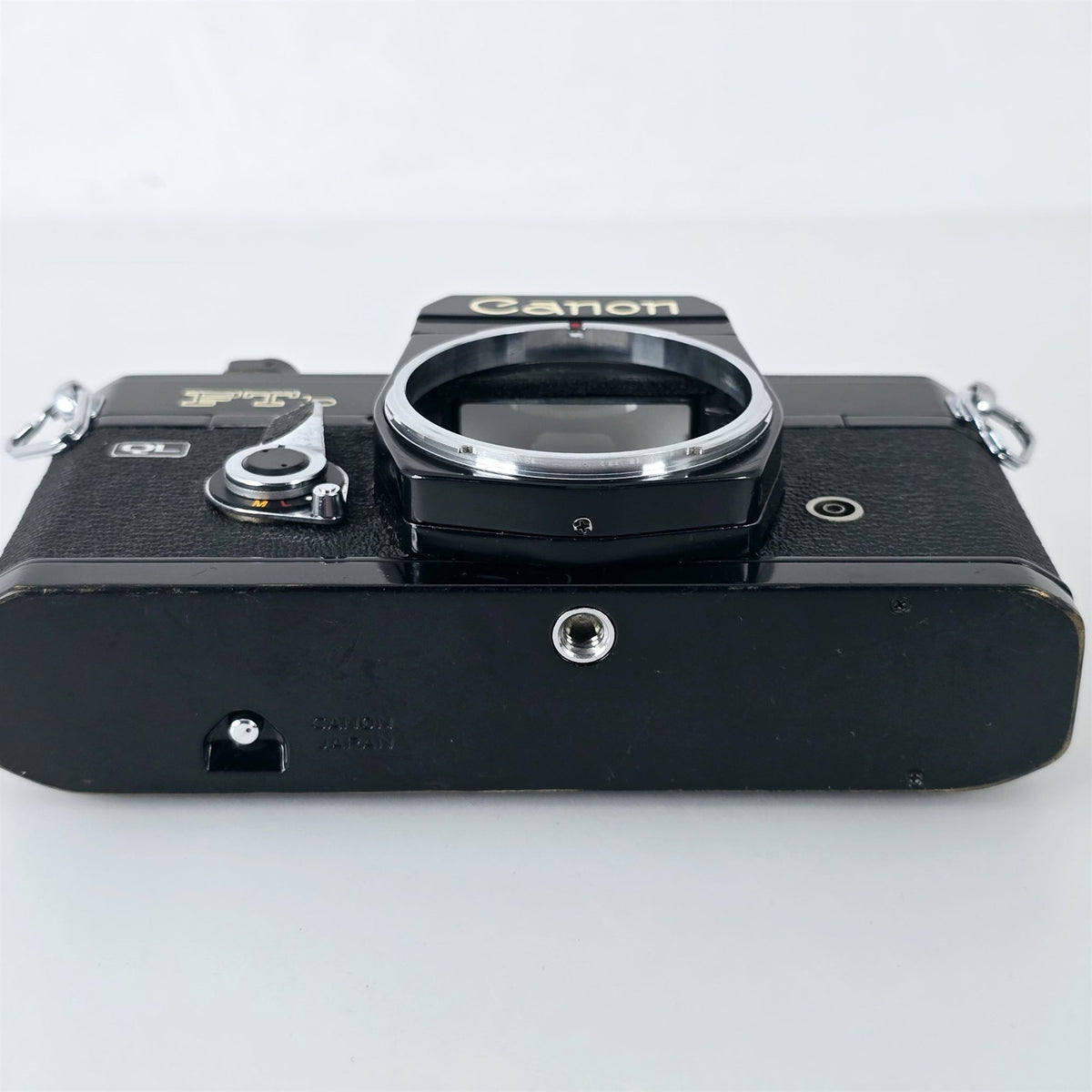 [Pre-owned] Canon FTb Black 35mm SLR Film Camera Body — Excellent+++++ — Japan #5831