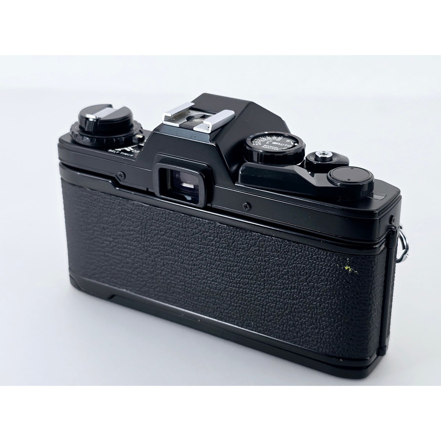[Pre-owned] Olympus OM10 SLR 35mm Film Camera (Body Only) — Near MINT — Japan #5162