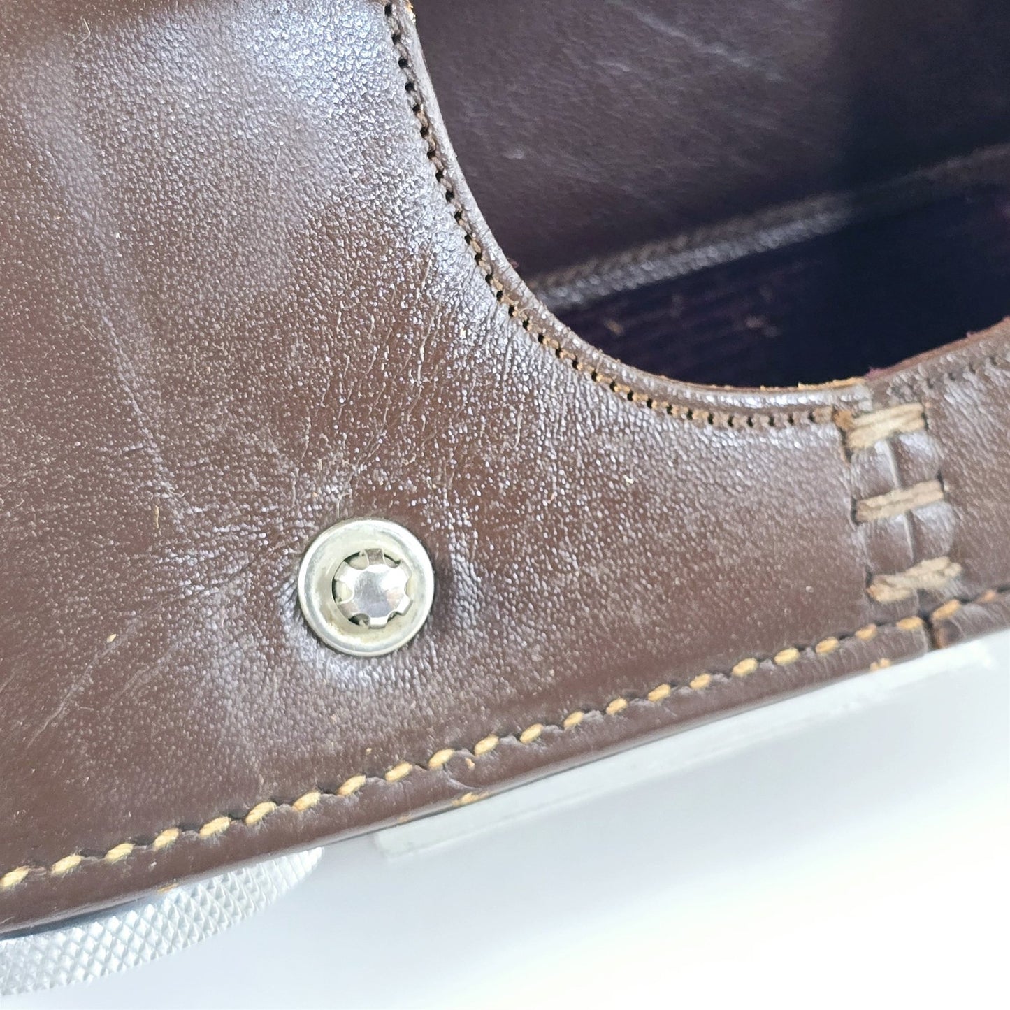 [Pre-owned] Leica Vintage Brown Leather Camera Hard Case — Excellent+++++ — Japan #5456