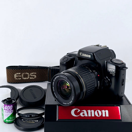 [Pre-owned] Canon EOS 1000 QD Film Camera with EF 28-80mm f/3.5-5.6 II AF Lens — Near MINT — Japan #4039