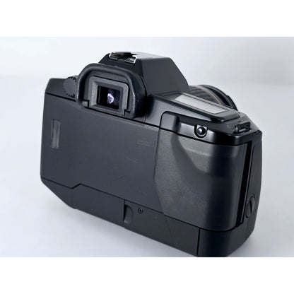 [Pre-owned] Canon EOS 650 35mm Film Camera with EF 28-80mm f/3.5-5.6 II AF Lens — Near MINT — Japan #3900