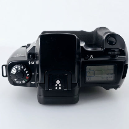 [Pre-owned] Canon EOS 5 QD 35mm Film Camera w/ Vertical Grip VG10 — Near Mint — Japan #5406