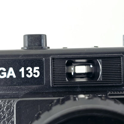 [Pre-owned] Holga 135 35mm Point & Shoot Film Camera Black — Mint — Japan #5466