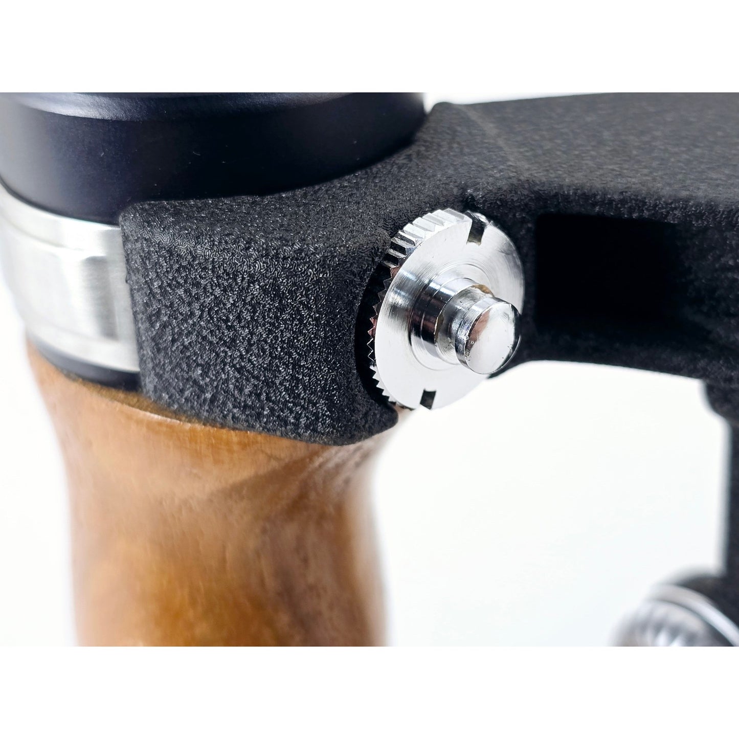 [Pre-owned] Asahi Pentax Hand Wood Grip w/ Hot Shoe for 67 67II 6x7 — Near MINT — Japan #5185