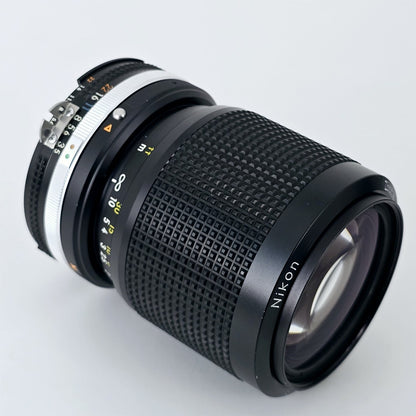 [Pre-owned] Nikon Ai-s Zoom Nikkor 35-105mm f/3.5-4.5 MF Lens — Near Mint — Japan #5782