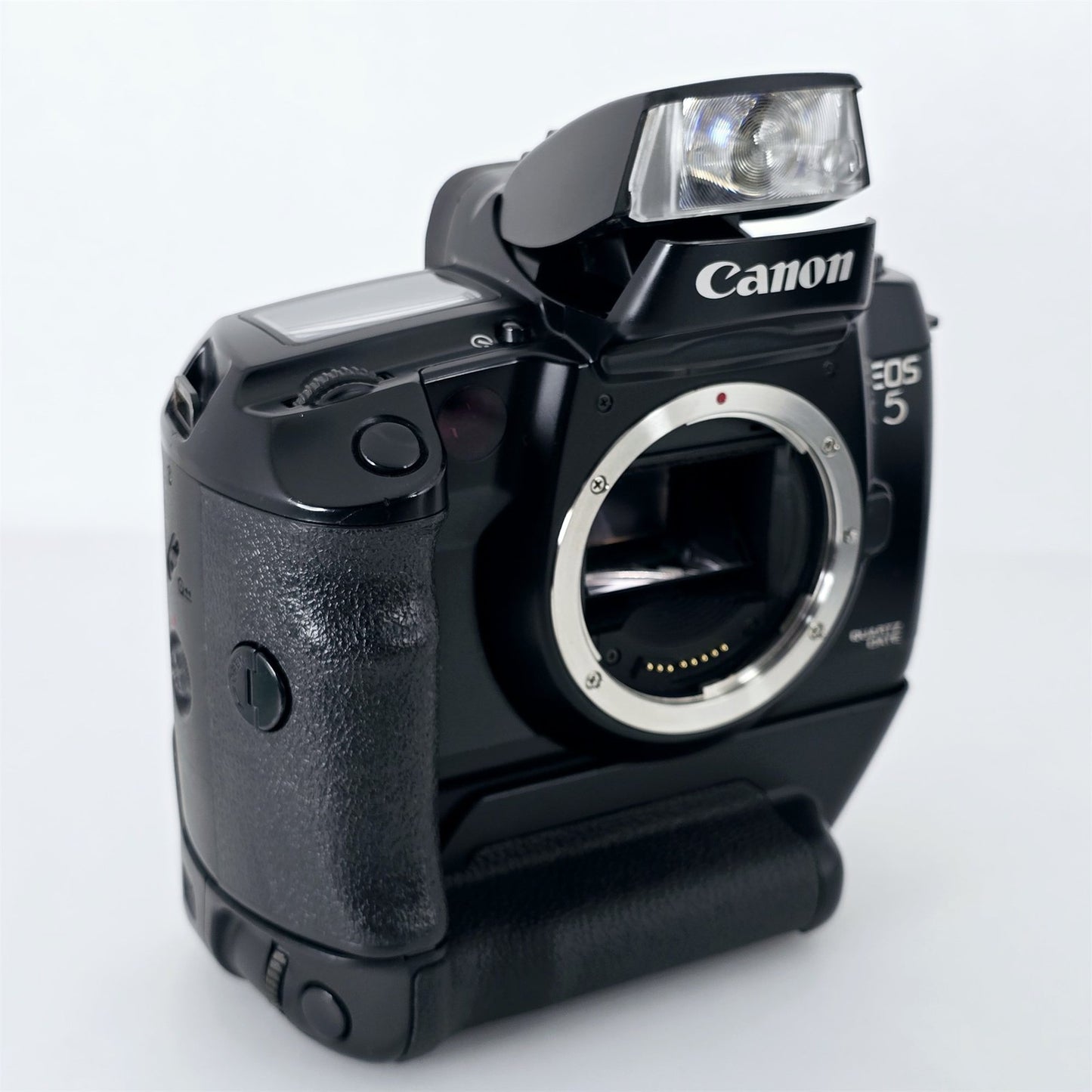 [Pre-owned] Canon EOS 5 QD 35mm Film Camera w/ Vertical Grip VG10 — Near Mint — Japan #5406