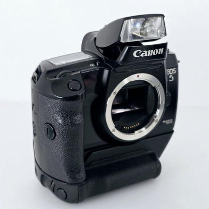 [Pre-owned] Canon EOS 5 QD 35mm Film Camera w/ Vertical Grip VG10 — Near Mint — Japan #5406